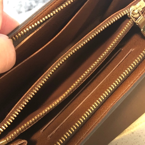 āSoldāLouis Vuitton Zippy Wallet - Picture 10 of 13